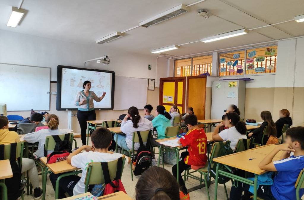 PRIMERA CHARLA SOBRE GESTIÓN DE EMOCIONES. 1º Y 2º ESO, AULAS ESPECÍFICAS Y FPBE AGROJARDINERÍA