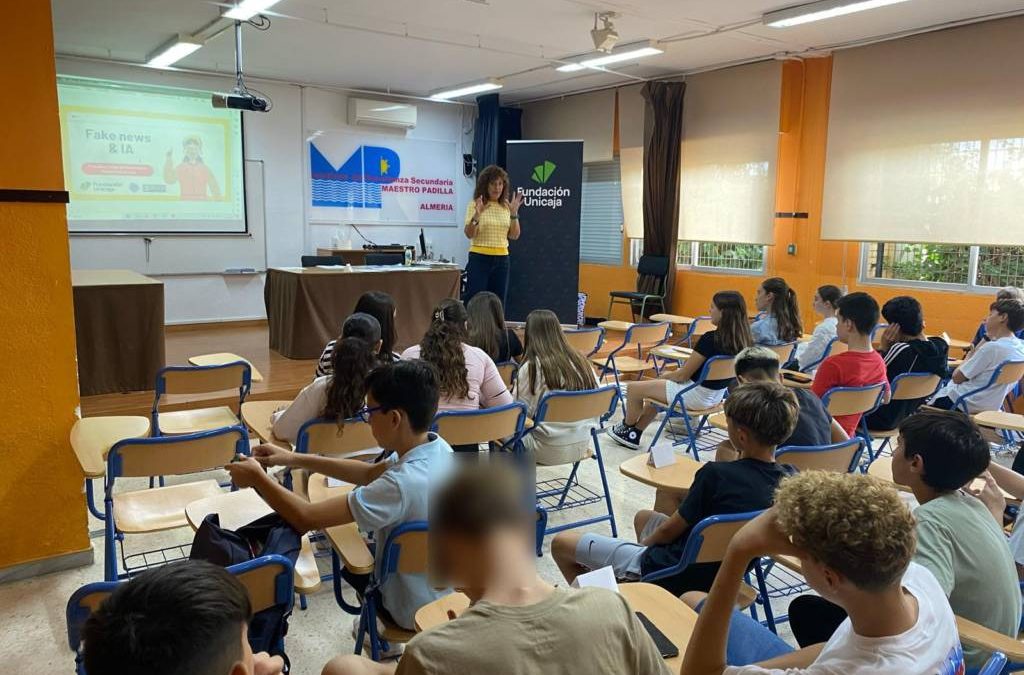 Alumnos/as de 2º ESO aprenden a detectar Fake News con IA