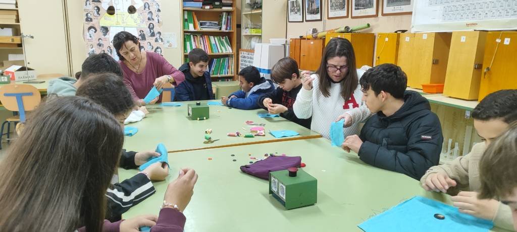 CONMEMORAMOS EL DÍA 8 DE MARZO. TALLER «LA CASA ES COSA DE TOD@S»