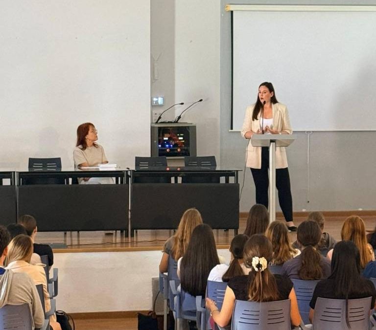 El IES Maestro Padilla presenta ‘Voces valientes’
